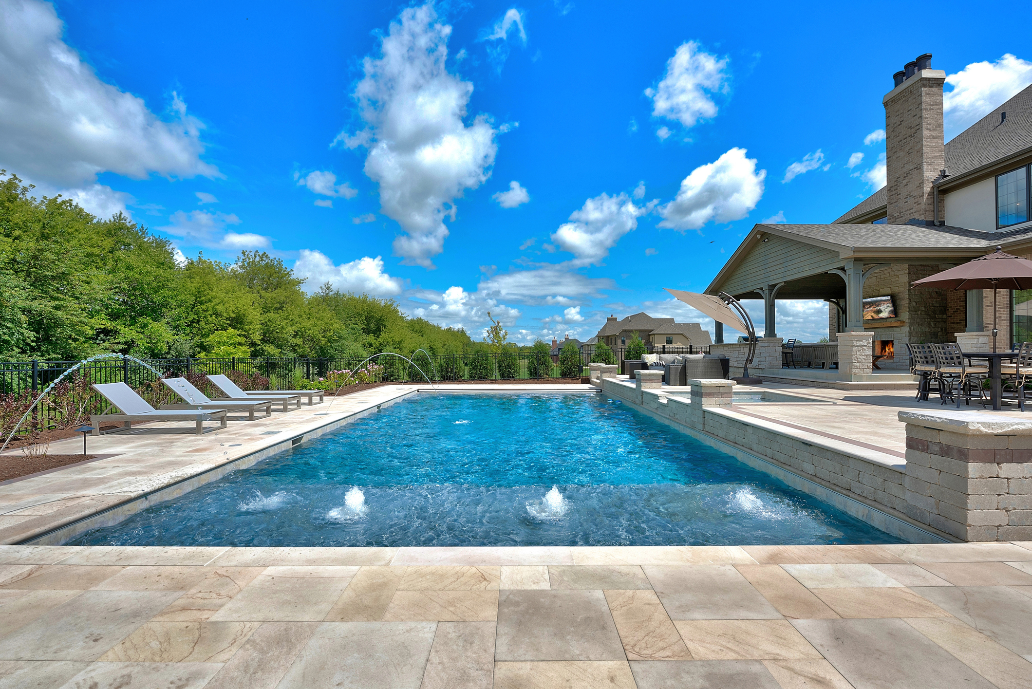 5 Steps to Make a Swimming Pool a Luxury Pool